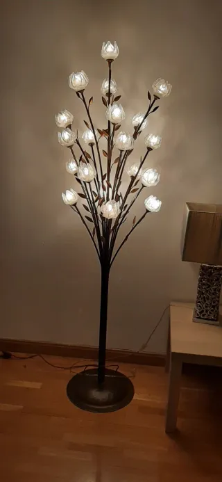 Lámpara de pie floral metal y cristal