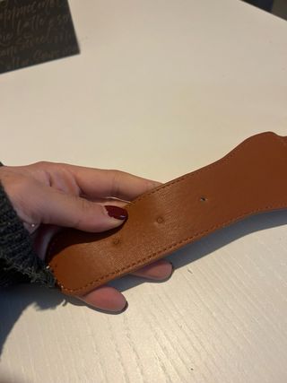 Cintura elastica marrone con fibbia