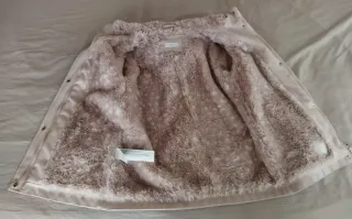 Abrigo niña Mango impermeable con capucha