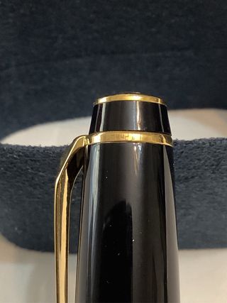 BOLIGRAFO ROLLER NEGRO Y DORADO. NUEVO.