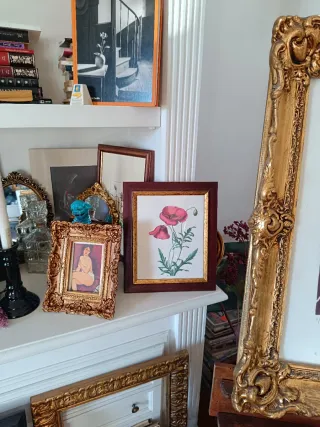 Quadro floreale vintage rosso e dorato