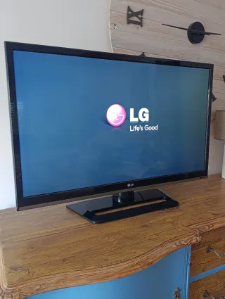 Televisor LG LED de 37" y 200Hz con Smart TV. Mode