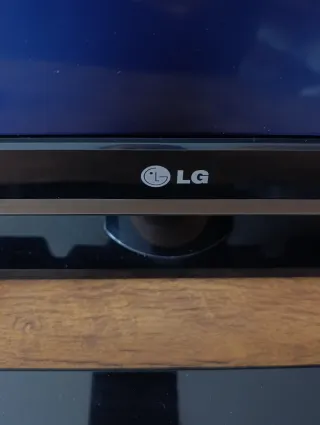 Televisor LG LED de 37" y 200Hz con Smart TV. Mode