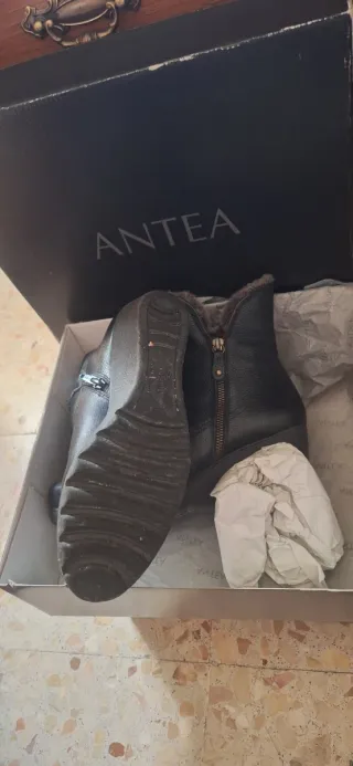 Botines cuña piel Antea