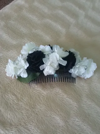 Peineta Flamenca Flores Blancas y Negras