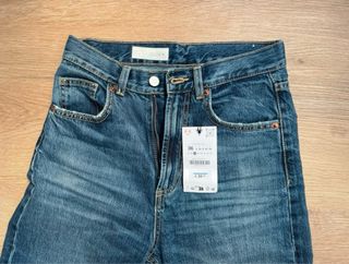 Vaqueros Zara Anchos Oscuros con Etiqueta