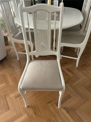 Mesa comedor redonda y 6 sillas lacadas