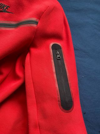 Conjunto Nike Tech Rojo talla niño