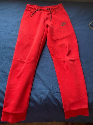 Conjunto Nike Tech Rojo talla niño