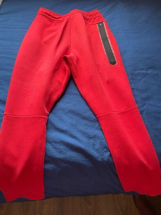 Conjunto Nike Tech Rojo talla niño