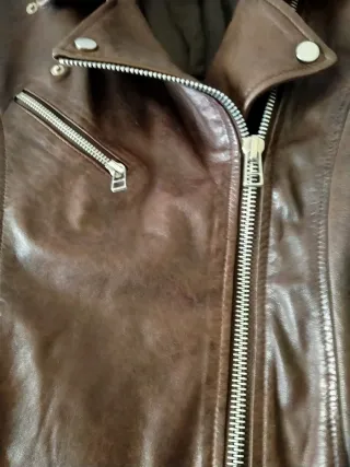 Chaqueta de piel marrón mujer de Mango