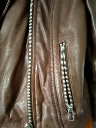 Chaqueta de piel marrón mujer de Mango