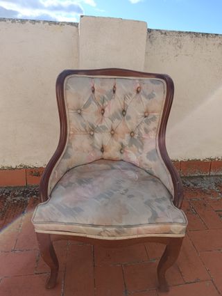 Sillón descalzador capitoné floral