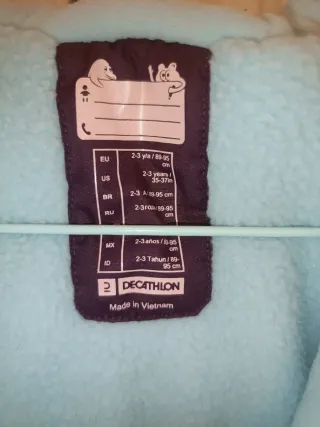 Mono nieve niña 2-4 años Decathlon. Usado una vez