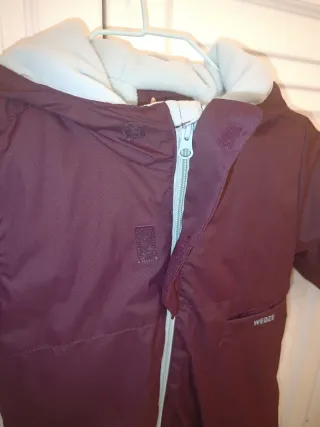 Mono nieve niña 2-4 años Decathlon. Usado una vez