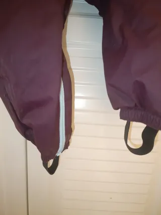 Mono nieve niña 2-4 años Decathlon. Usado una vez