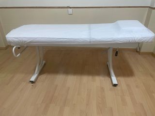 Camilla da masaje nueva.