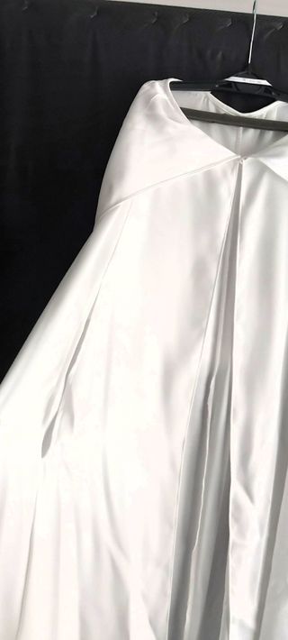 Capa Novia con Capucha Blanca