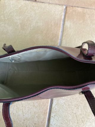 Bolso de hombro granate