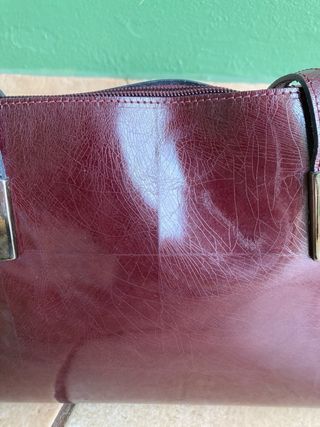 Bolso de hombro granate