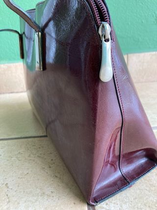 Bolso de hombro granate