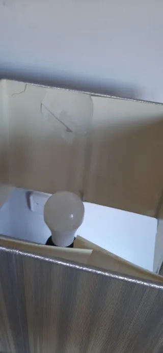 Lámpara, mesita y portavelas  a juego plata