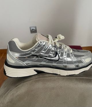 Zapatillas Nike P-6000 Plata y Blanco