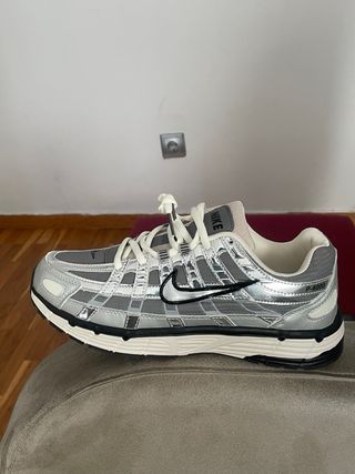 Zapatillas Nike P-6000 Plata y Blanco