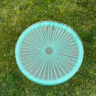 Mesa auxiliar redonda cristal y metal