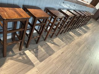 10 Banquetas de Bar de Madera