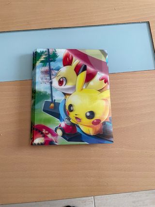 Álbum Pokémon GX + Carta Charizard V