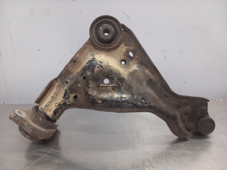 BRAZO SUSPENSION INFERIOR DELANTERO DERECHO MERCE