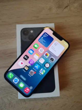 iPhone 13 256GB – 84% batería. Caja y funda