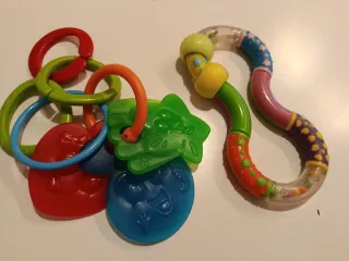 Lote Juguetes Bebé Sonajero y Aro