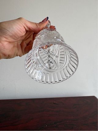 Campana de cristal tallado