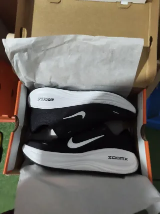 Nike Zoom Vomero Plus Talla 44 A Estrenar