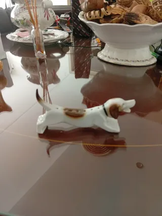 Figura perro porcelana decorativa