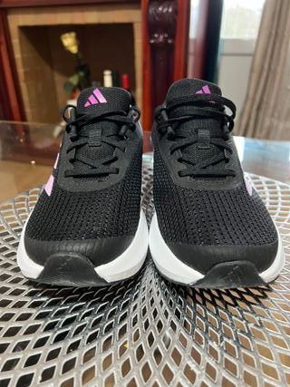 Zapatillas Adidas Negras y Moradas