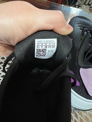 Zapatillas Adidas Negras y Moradas