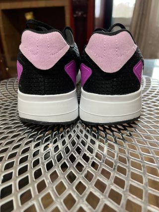 Zapatillas Adidas Negras y Moradas