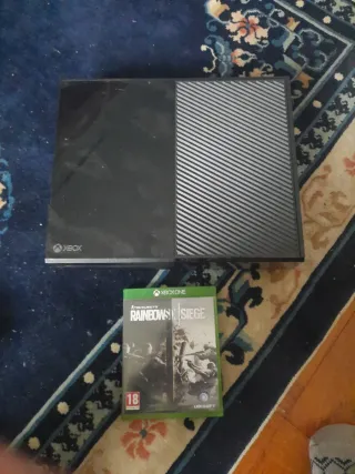 Xbox One + Rainbow Six Siege