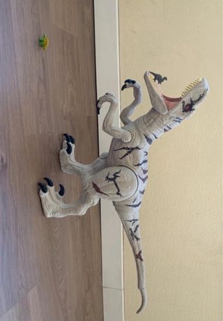 Dinosaurio Atrociraptor Colosal