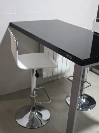 Barra Cocina NEXO + 2 Taburetes Regulables