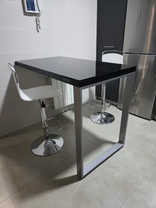 Barra Cocina NEXO + 2 Taburetes Regulables