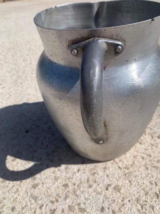 Brocca antica alluminio da collezione