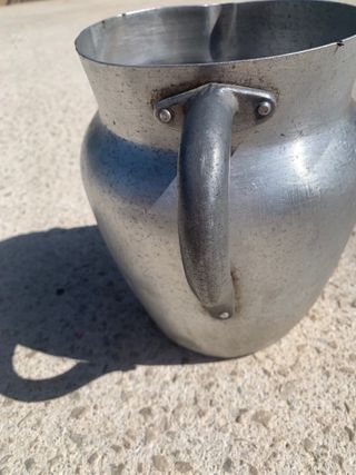 Brocca antica alluminio da collezione