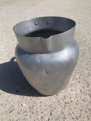 Brocca antica alluminio da collezione