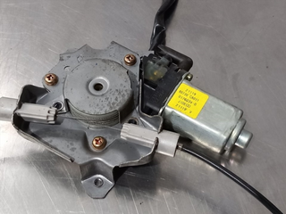 ELEVALUNAS DELANTERO DERECHO NISSAN MURANO (Z50)