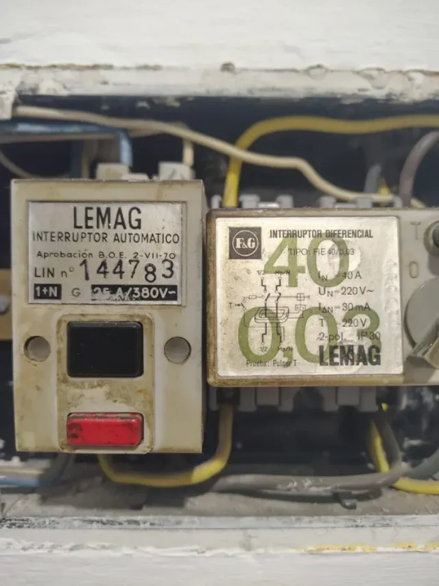 ELECTRICIDAD DE HOGAR