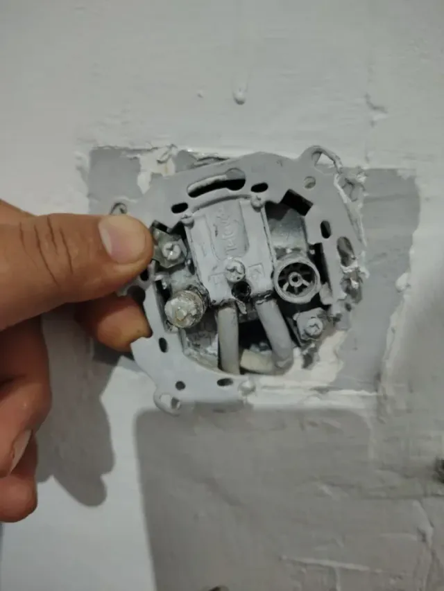 ELECTRICIDAD DE HOGAR